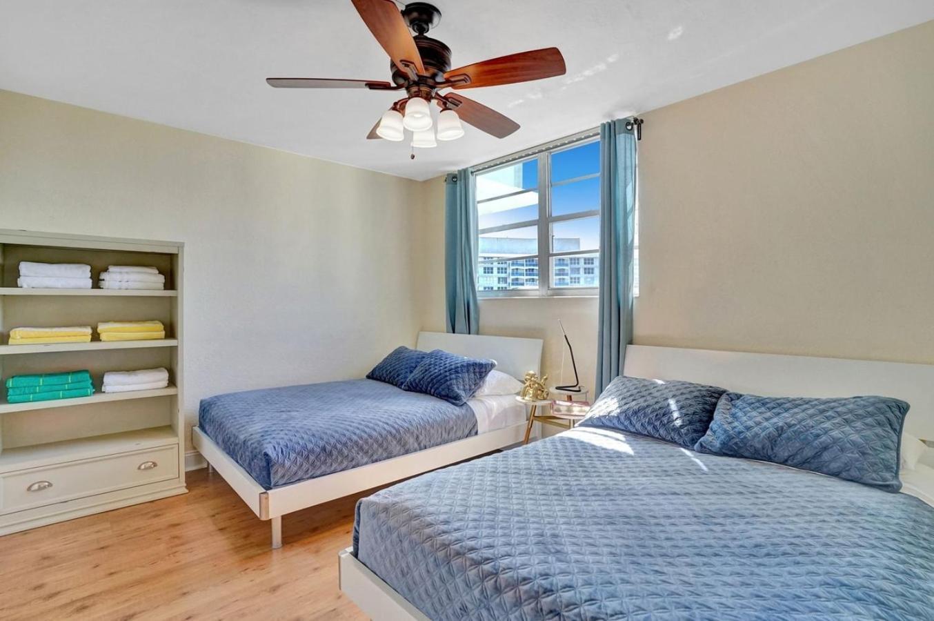 2Bd Condo Christmas Retreat Pool Beachside Hollywood Extérieur photo